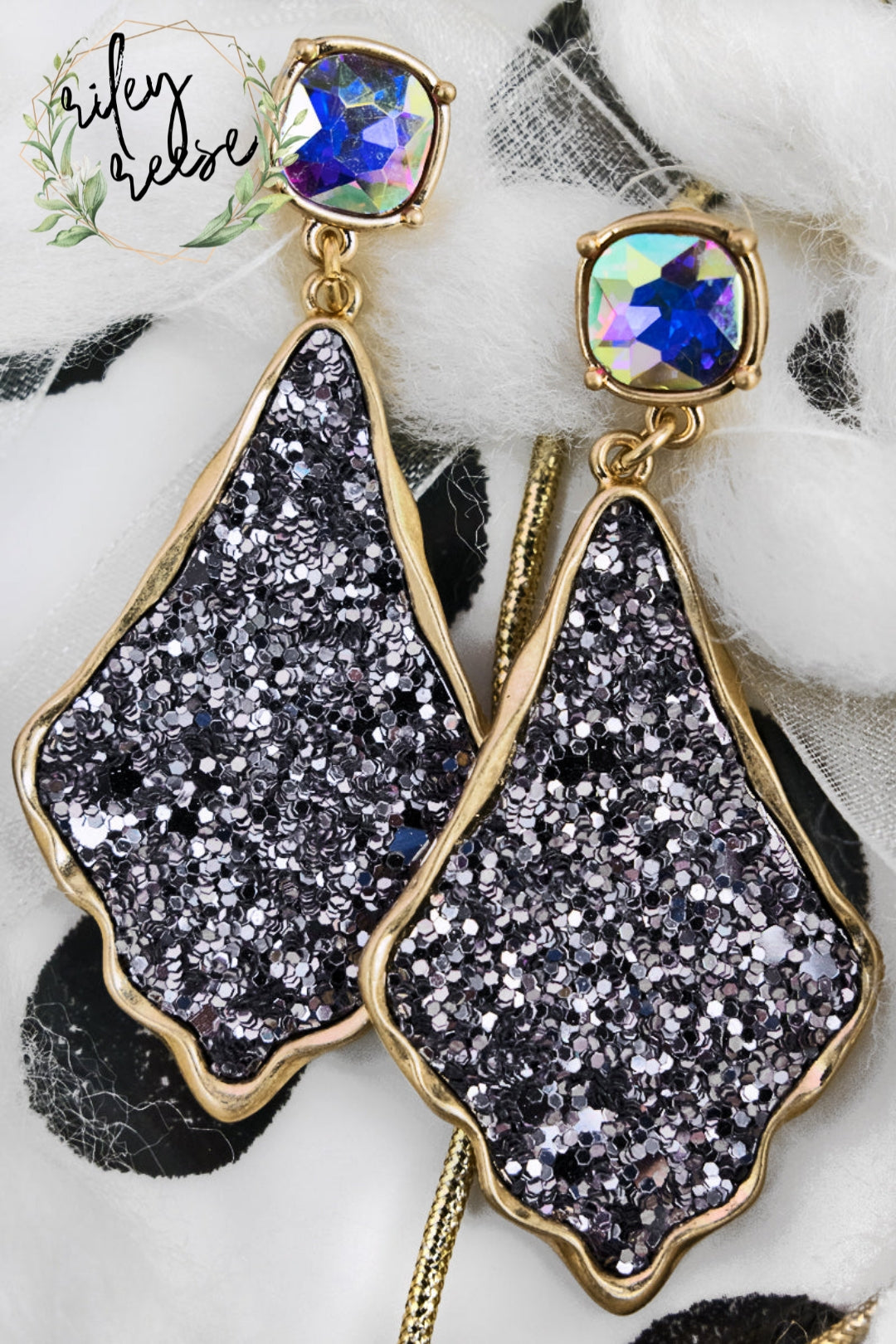 Felling Sparks Hematite Glitter Earrings